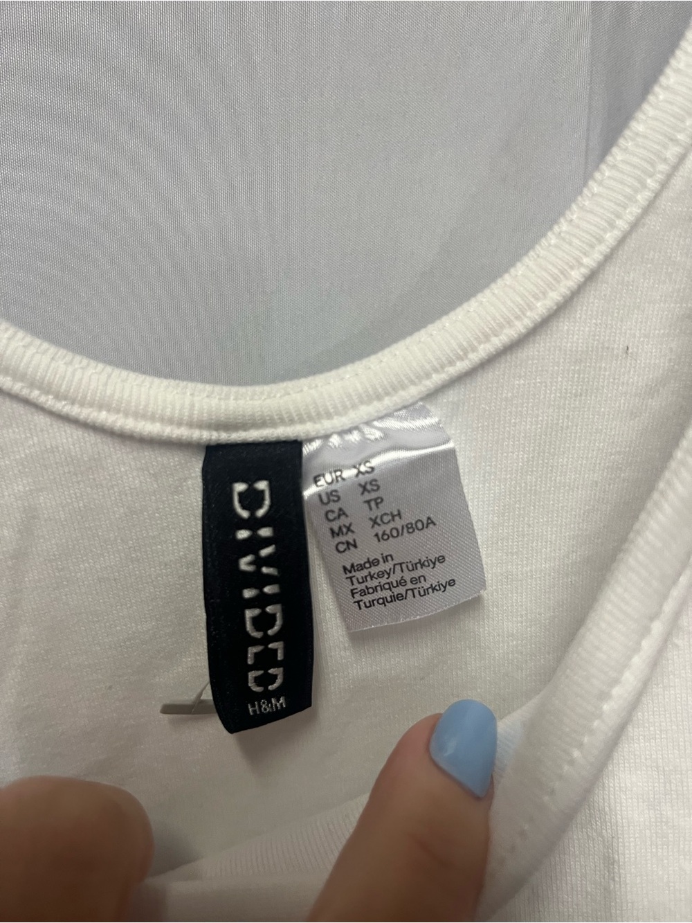 H&M Divided SOLD-OUT White Scoop Neck Bubble-Hem Tank (385) - Picture 5 of 6